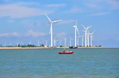 碧海藍天，沙灘、海浪與海鮮的盛宴